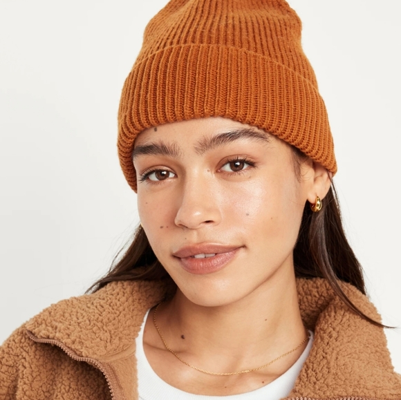 Old Navy Gender Neutral Wide Cuff Beanie Hat for Adults NWT - Picture 2 of 3